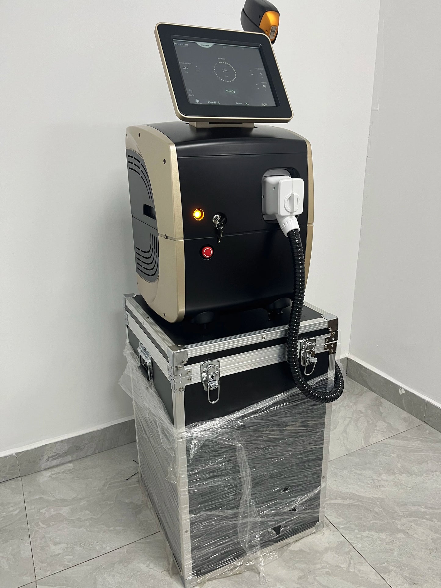 Emsnova 4000W 808nm Diode Laser Hair Removal Machine
